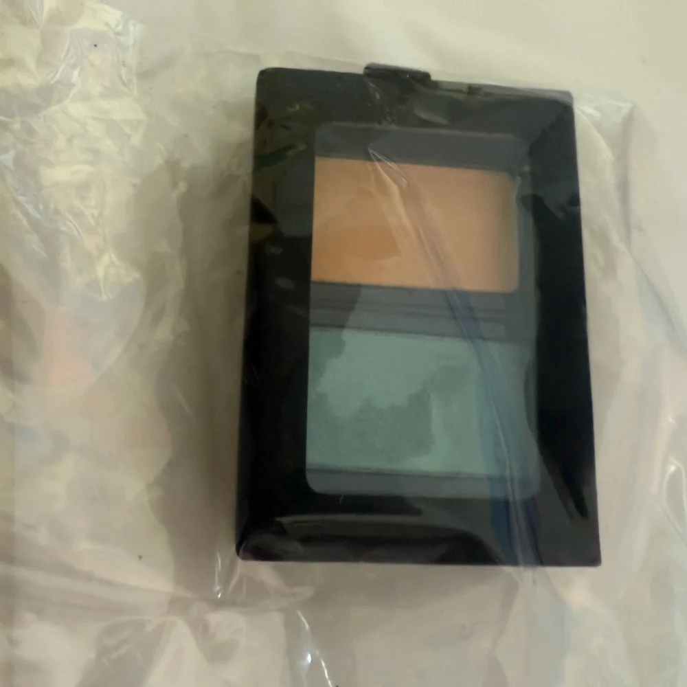 ❤️3/$25 butter LONDON Shadow Clutch Eye Shadow - Lush Tropics